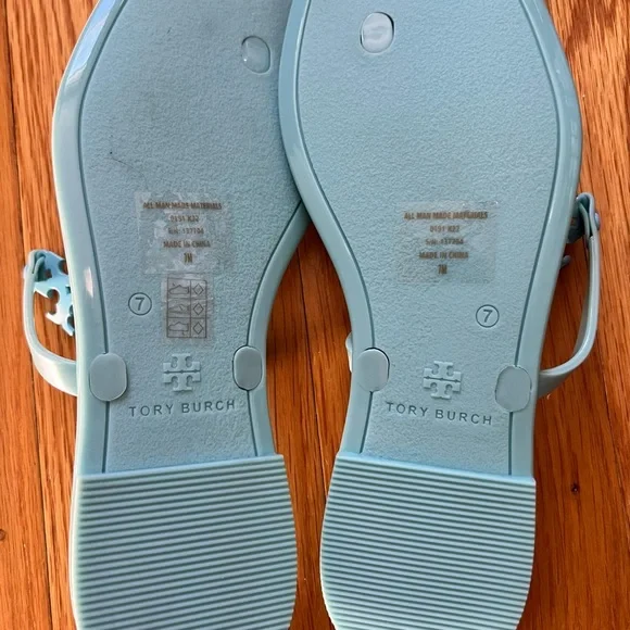 Tory Burch Mini Miller NWOB size 7 - Picture 2 of 2